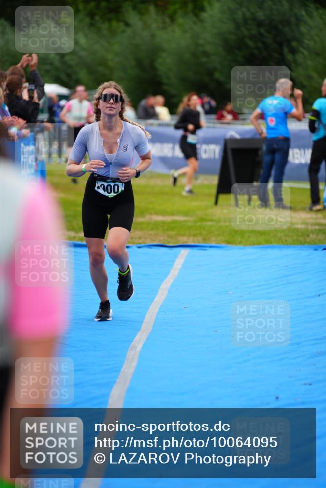 30.08.2026 - Elbe Triathlon Hamburg LAZAROV Photography http://msf.ph/oto/10064095 30.08.2026 12:02:02 Ziel 900, 1417 meine-sportfotos.de