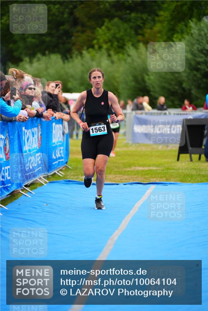 30.08.2026 - Elbe Triathlon Hamburg LAZAROV Photography http://msf.ph/oto/10064104 30.08.2026 12:02:15 Ziel 858, 1563 meine-sportfotos.de