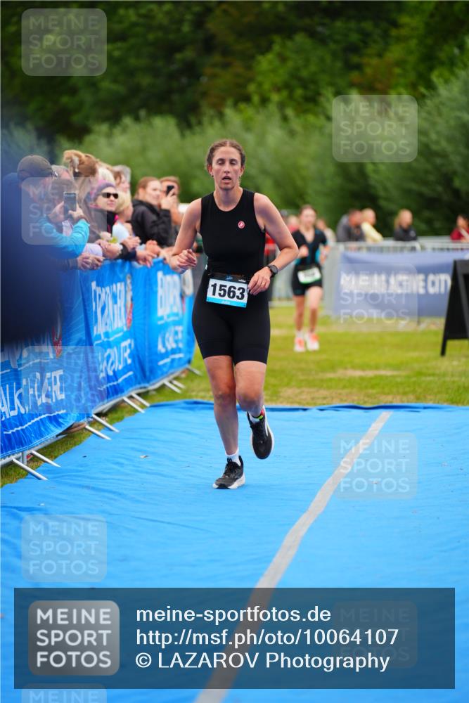 30.08.2026 - Elbe Triathlon Hamburg LAZAROV Photography http://msf.ph/oto/10064107 30.08.2026 12:02:16 Ziel 858, 1563 meine-sportfotos.de