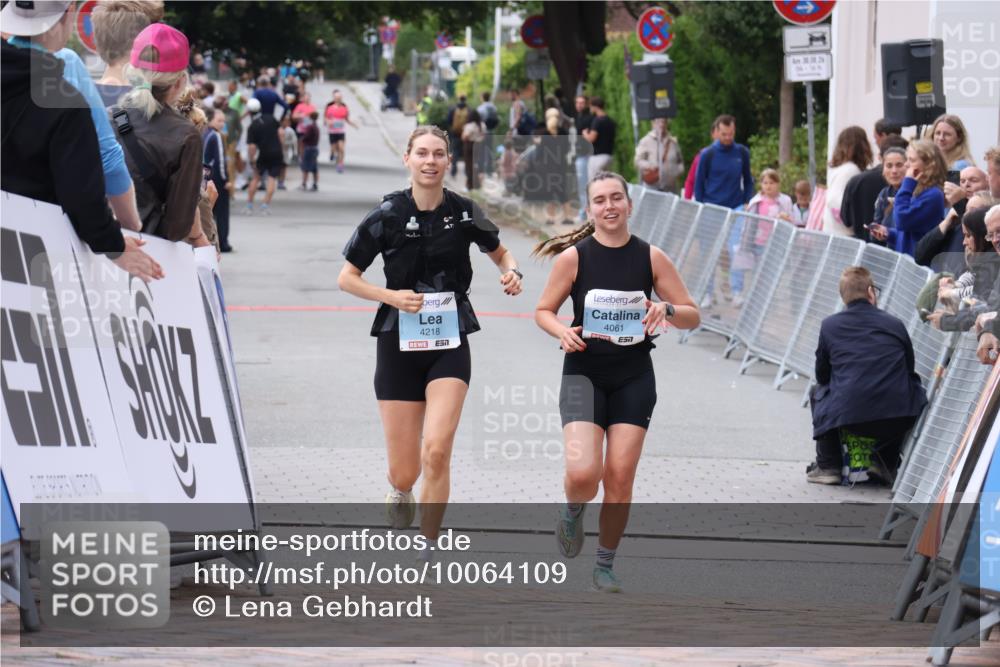 30.08.2026 - Blankeneser Heldenlauf Lena Gebhardt http://msf.ph/oto/10064109 30.08.2026 12:42:43 Ziel 4074 meine-sportfotos.de