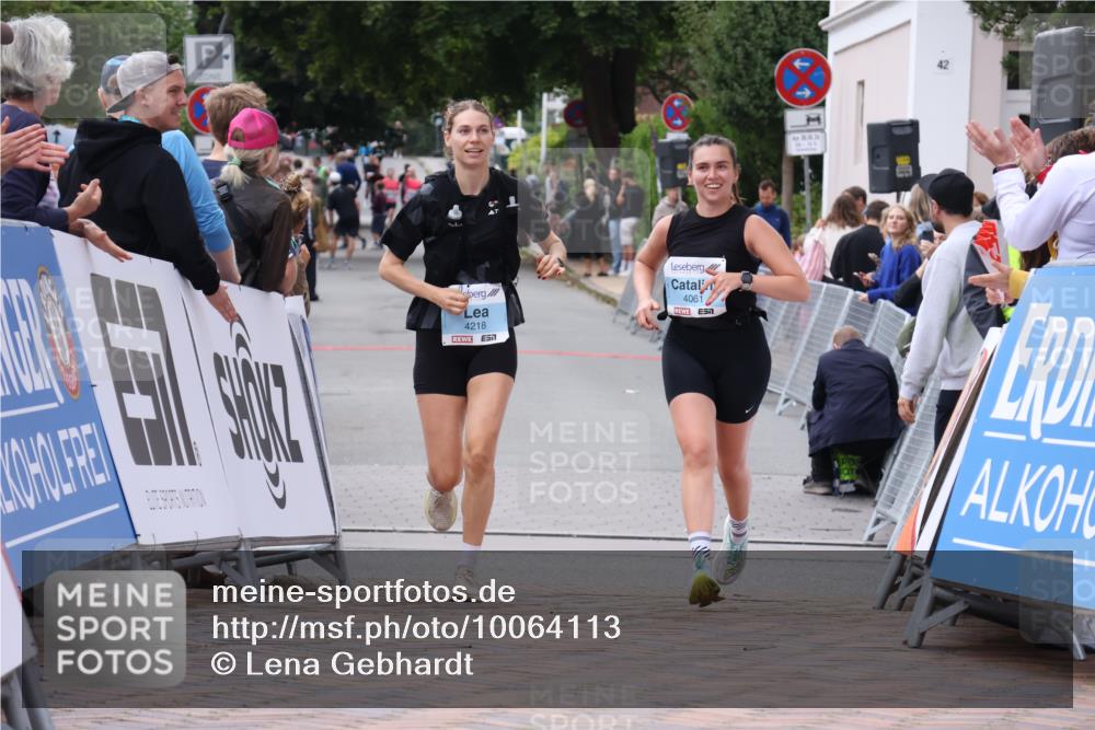 30.08.2026 - Blankeneser Heldenlauf Lena Gebhardt http://msf.ph/oto/10064113 30.08.2026 12:42:45 Ziel 4061, 4218 meine-sportfotos.de