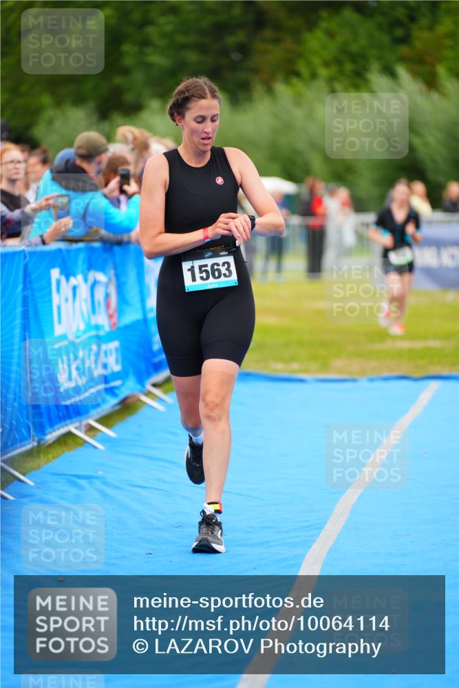 30.08.2026 - Elbe Triathlon Hamburg LAZAROV Photography http://msf.ph/oto/10064114 30.08.2026 12:02:17 Ziel 858, 1563 meine-sportfotos.de