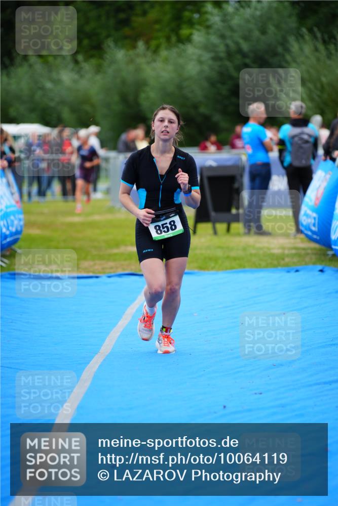 30.08.2026 - Elbe Triathlon Hamburg LAZAROV Photography http://msf.ph/oto/10064119 30.08.2026 12:02:23 Ziel 858, 1645 meine-sportfotos.de