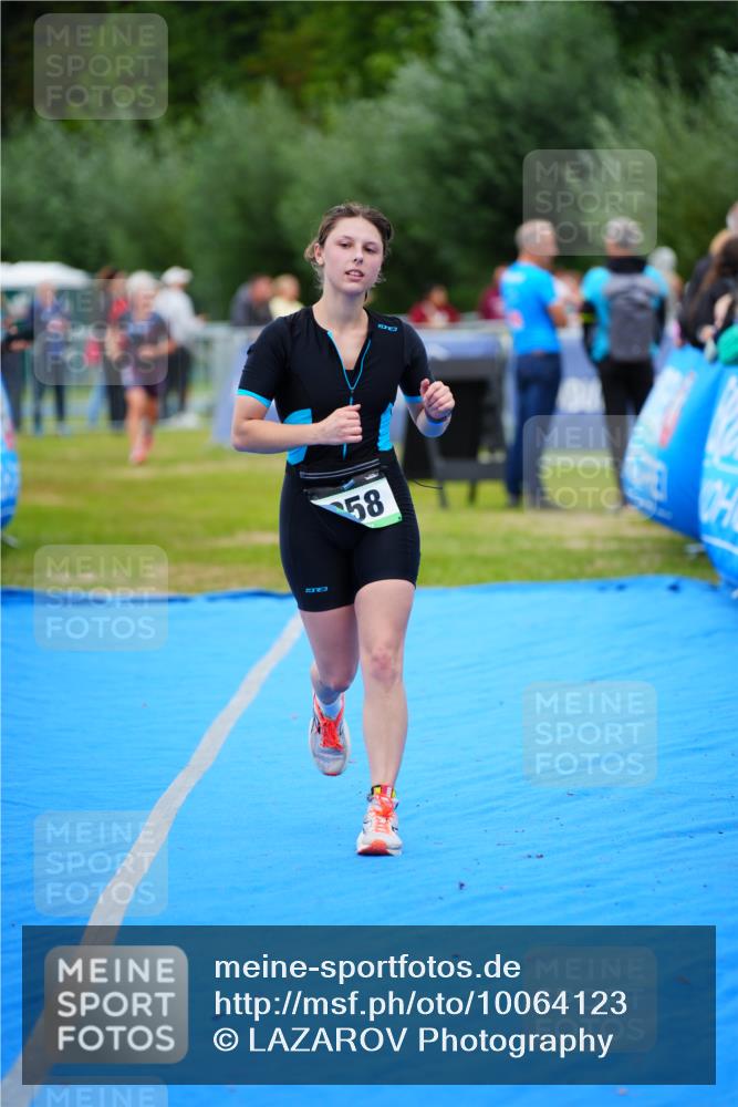 30.08.2026 - Elbe Triathlon Hamburg LAZAROV Photography http://msf.ph/oto/10064123 30.08.2026 12:02:23 Ziel 858, 1645 meine-sportfotos.de