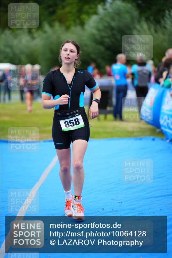 30.08.2026 - Elbe Triathlon Hamburg LAZAROV Photography http://msf.ph/oto/10064128 30.08.2026 12:02:24 Ziel 858, 1645 meine-sportfotos.de
