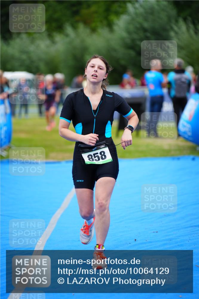 30.08.2026 - Elbe Triathlon Hamburg LAZAROV Photography http://msf.ph/oto/10064129 30.08.2026 12:02:24 Ziel 858, 1645 meine-sportfotos.de