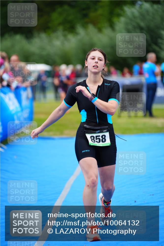 30.08.2026 - Elbe Triathlon Hamburg LAZAROV Photography http://msf.ph/oto/10064132 30.08.2026 12:02:24 Ziel 858, 1645 meine-sportfotos.de