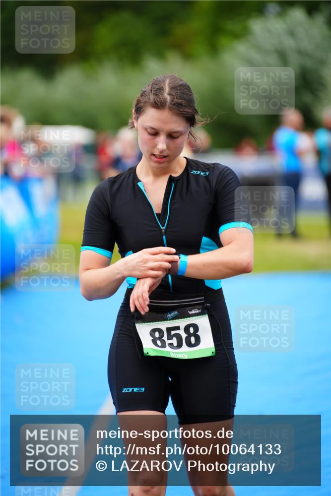 30.08.2026 - Elbe Triathlon Hamburg LAZAROV Photography http://msf.ph/oto/10064133 30.08.2026 12:02:27 Ziel 858, 1645 meine-sportfotos.de