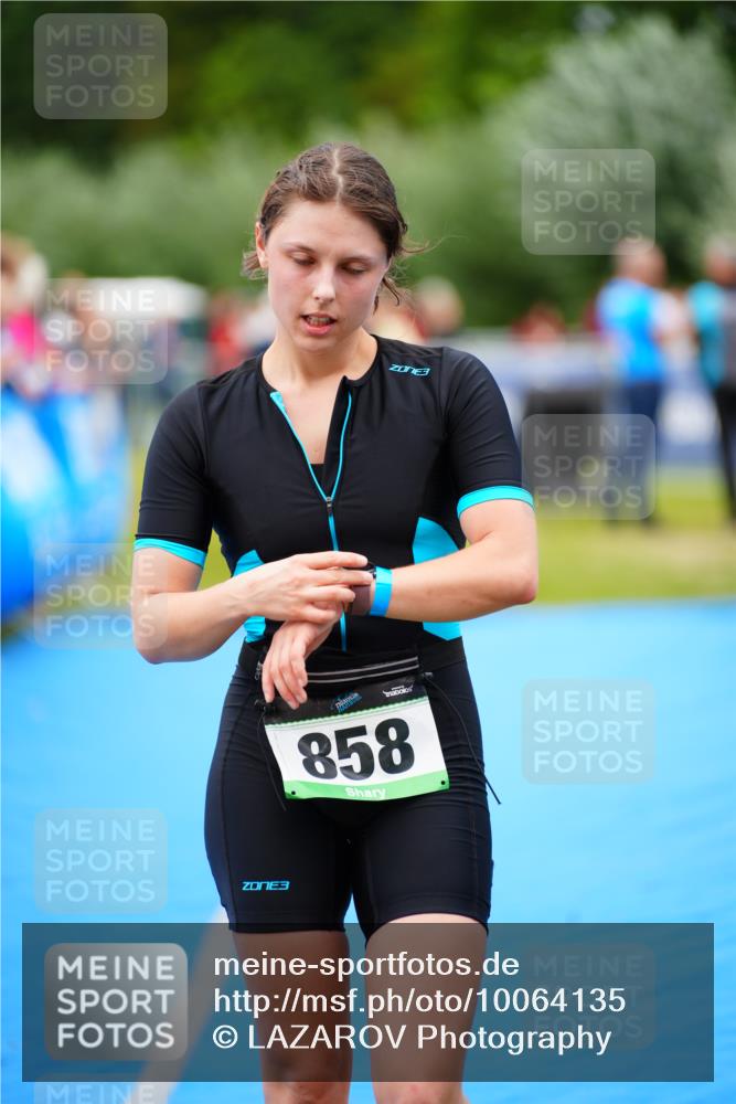 30.08.2026 - Elbe Triathlon Hamburg LAZAROV Photography http://msf.ph/oto/10064135 30.08.2026 12:02:27 Ziel 858, 1645 meine-sportfotos.de