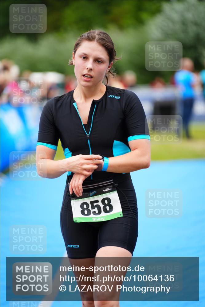 30.08.2026 - Elbe Triathlon Hamburg LAZAROV Photography http://msf.ph/oto/10064136 30.08.2026 12:02:27 Ziel 858, 1645 meine-sportfotos.de