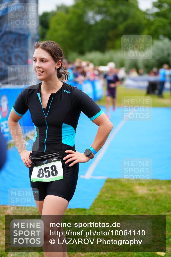 30.08.2026 - Elbe Triathlon Hamburg LAZAROV Photography http://msf.ph/oto/10064140 30.08.2026 12:02:30 Ziel 1467, 1645, 1708 meine-sportfotos.de