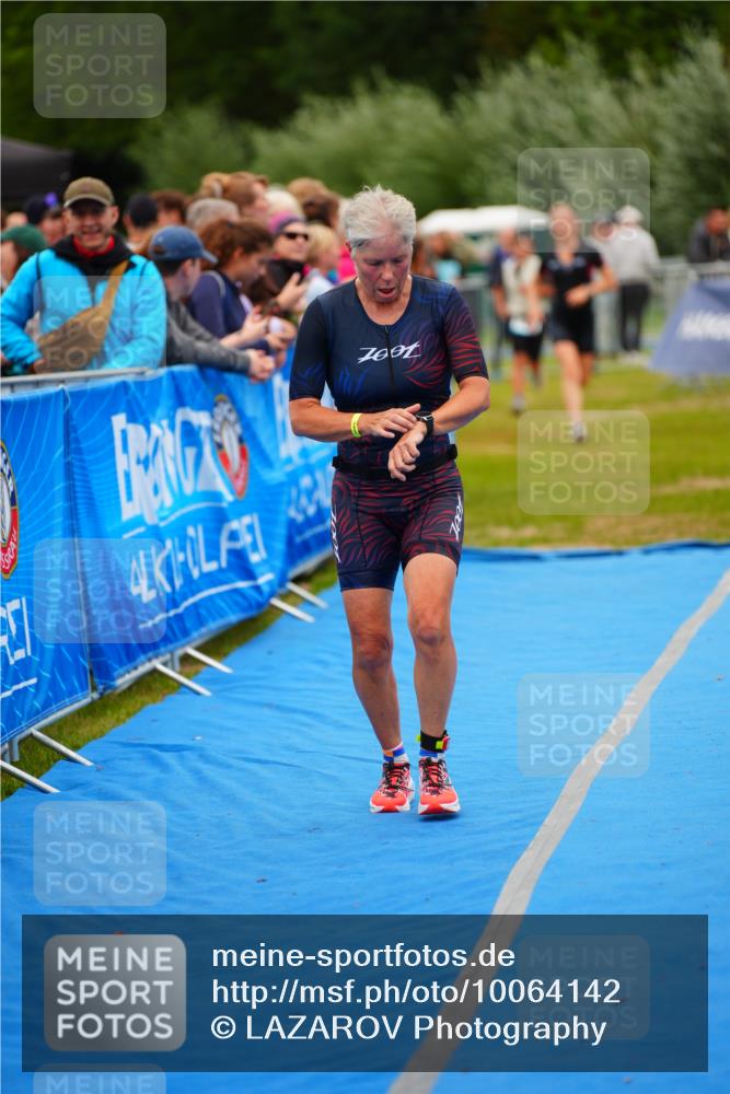 30.08.2026 - Elbe Triathlon Hamburg LAZAROV Photography http://msf.ph/oto/10064142 30.08.2026 12:02:31 Ziel 1467, 1645, 1708 meine-sportfotos.de