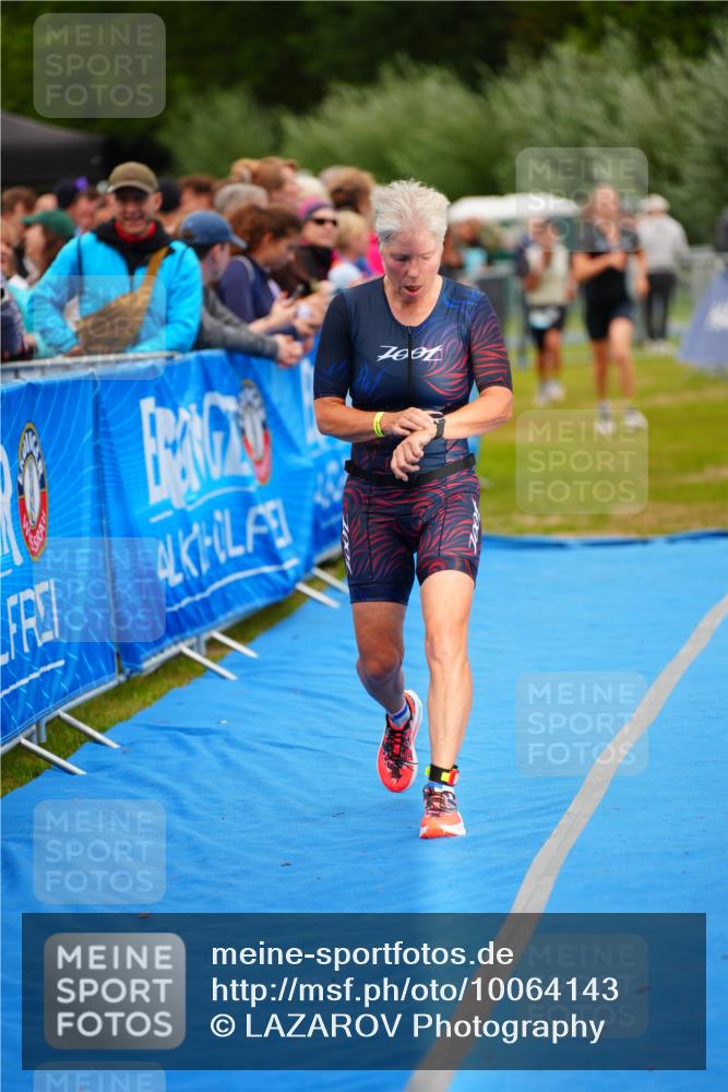 30.08.2026 - Elbe Triathlon Hamburg LAZAROV Photography http://msf.ph/oto/10064143 30.08.2026 12:02:32 Ziel 1467, 1645, 1708 meine-sportfotos.de