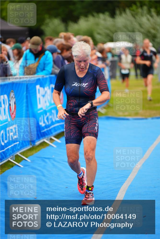 30.08.2026 - Elbe Triathlon Hamburg LAZAROV Photography http://msf.ph/oto/10064149 30.08.2026 12:02:32 Ziel 1467, 1645, 1708 meine-sportfotos.de