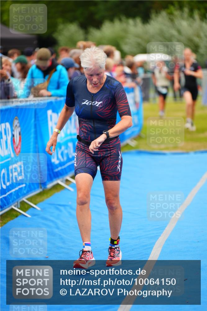 30.08.2026 - Elbe Triathlon Hamburg LAZAROV Photography http://msf.ph/oto/10064150 30.08.2026 12:02:33 Ziel 1467, 1645, 1708 meine-sportfotos.de
