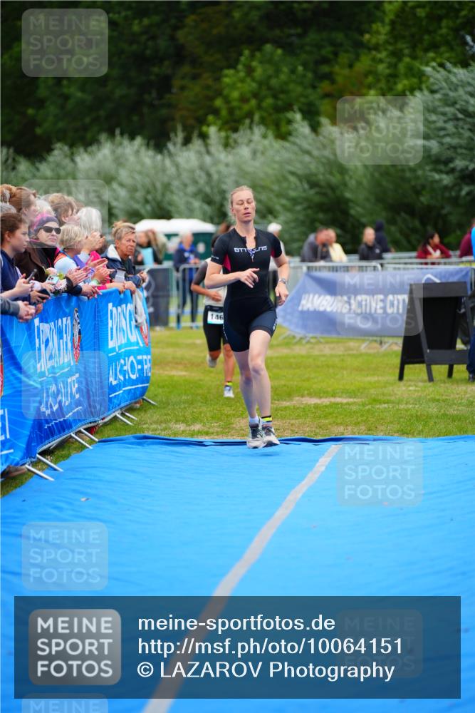 30.08.2026 - Elbe Triathlon Hamburg LAZAROV Photography http://msf.ph/oto/10064151 30.08.2026 12:02:34 Ziel 1467, 1645, 1708 meine-sportfotos.de