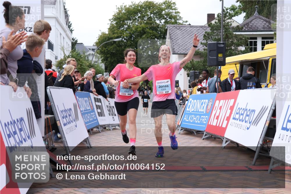 30.08.2026 - Blankeneser Heldenlauf Lena Gebhardt http://msf.ph/oto/10064152 30.08.2026 12:43:19 Ziel 4307, 4308 meine-sportfotos.de