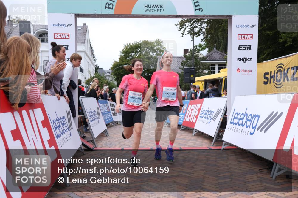 30.08.2026 - Blankeneser Heldenlauf Lena Gebhardt http://msf.ph/oto/10064159 30.08.2026 12:43:20 Ziel 4307, 4308 meine-sportfotos.de