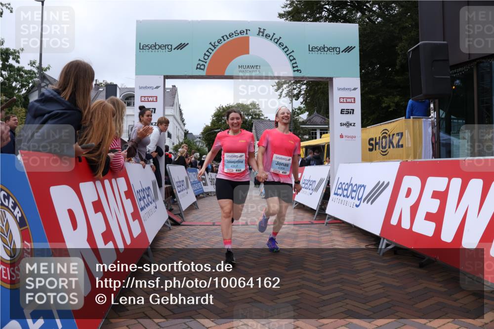 30.08.2026 - Blankeneser Heldenlauf Lena Gebhardt http://msf.ph/oto/10064162 30.08.2026 12:43:20 Ziel 4307, 4308 meine-sportfotos.de