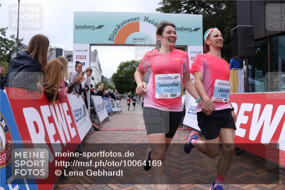 30.08.2026 - Blankeneser Heldenlauf Lena Gebhardt http://msf.ph/oto/10064169 30.08.2026 12:43:21 Ziel 4307, 4308 meine-sportfotos.de
