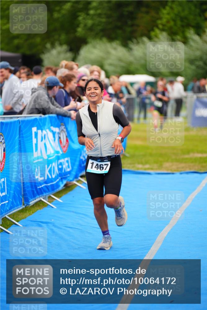 30.08.2026 - Elbe Triathlon Hamburg LAZAROV Photography http://msf.ph/oto/10064172 30.08.2026 12:02:39 Ziel 842, 1467, 1708 meine-sportfotos.de
