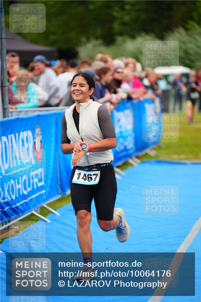 30.08.2026 - Elbe Triathlon Hamburg LAZAROV Photography http://msf.ph/oto/10064176 30.08.2026 12:02:39 Ziel 842, 1467, 1708 meine-sportfotos.de