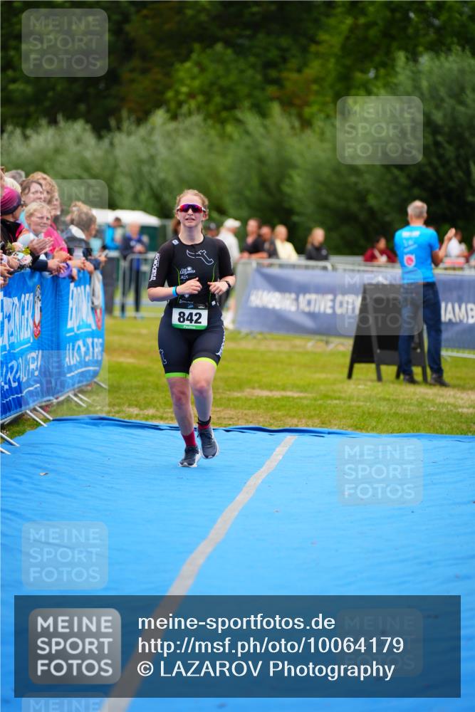 30.08.2026 - Elbe Triathlon Hamburg LAZAROV Photography http://msf.ph/oto/10064179 30.08.2026 12:02:46 Ziel 842 meine-sportfotos.de