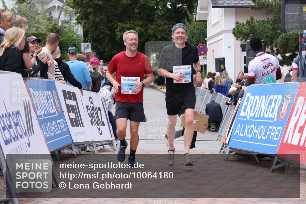 30.08.2026 - Blankeneser Heldenlauf Lena Gebhardt http://msf.ph/oto/10064180 30.08.2026 12:43:26 Ziel 4307, 4308, 4469, 4470 meine-sportfotos.de