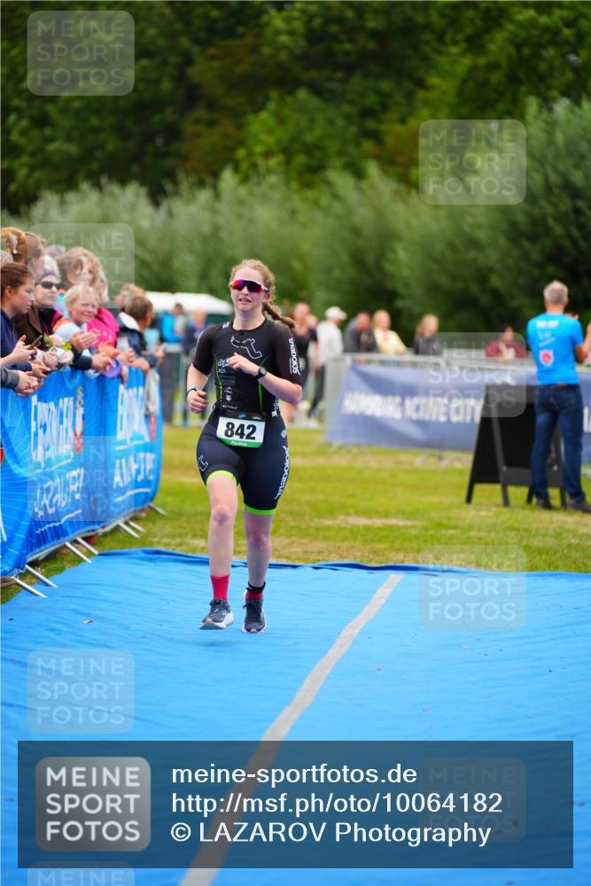 30.08.2026 - Elbe Triathlon Hamburg LAZAROV Photography http://msf.ph/oto/10064182 30.08.2026 12:02:46 Ziel 842 meine-sportfotos.de