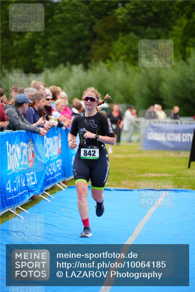 30.08.2026 - Elbe Triathlon Hamburg LAZAROV Photography http://msf.ph/oto/10064185 30.08.2026 12:02:47 Ziel 842, 1579 meine-sportfotos.de