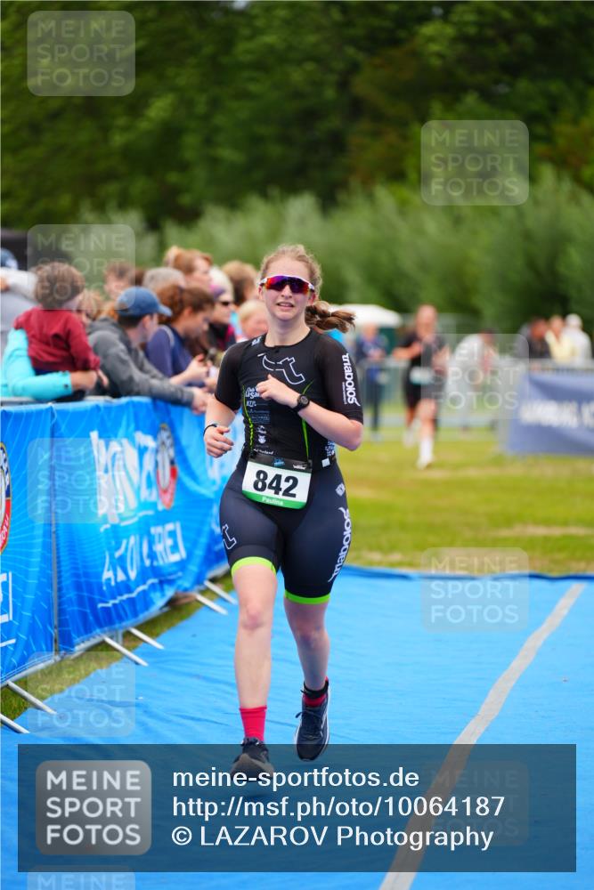 30.08.2026 - Elbe Triathlon Hamburg LAZAROV Photography http://msf.ph/oto/10064187 30.08.2026 12:02:48 Ziel 842, 1579 meine-sportfotos.de