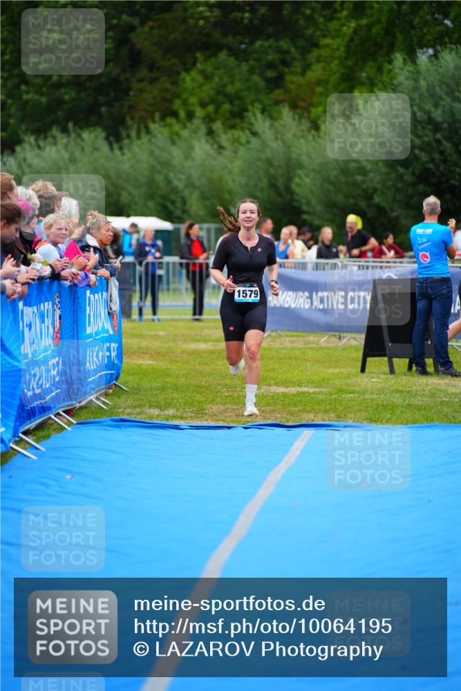 30.08.2026 - Elbe Triathlon Hamburg LAZAROV Photography http://msf.ph/oto/10064195 30.08.2026 12:02:52 Ziel 1579 meine-sportfotos.de