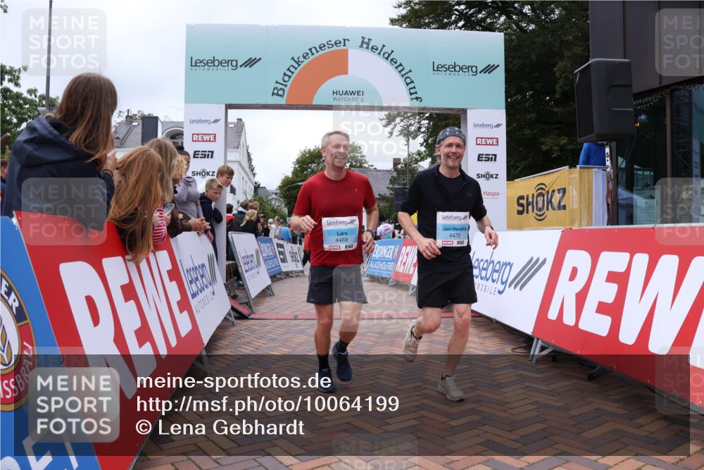 30.08.2026 - Blankeneser Heldenlauf Lena Gebhardt http://msf.ph/oto/10064199 30.08.2026 12:43:29 Ziel 4469, 4470 meine-sportfotos.de