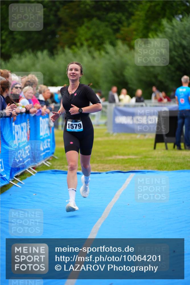 30.08.2026 - Elbe Triathlon Hamburg LAZAROV Photography http://msf.ph/oto/10064201 30.08.2026 12:02:55 Ziel 942, 1544, 1579 meine-sportfotos.de