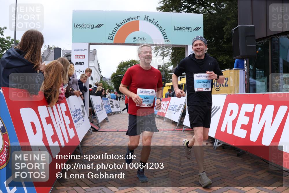 30.08.2026 - Blankeneser Heldenlauf Lena Gebhardt http://msf.ph/oto/10064203 30.08.2026 12:43:30 Ziel 4469, 4470 meine-sportfotos.de