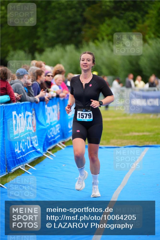 30.08.2026 - Elbe Triathlon Hamburg LAZAROV Photography http://msf.ph/oto/10064205 30.08.2026 12:02:55 Ziel 942, 1544, 1579 meine-sportfotos.de