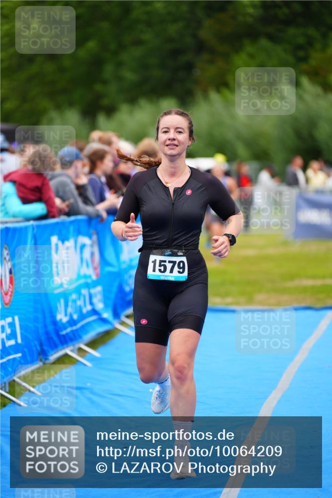 30.08.2026 - Elbe Triathlon Hamburg LAZAROV Photography http://msf.ph/oto/10064209 30.08.2026 12:02:56 Ziel 942, 1544, 1579 meine-sportfotos.de