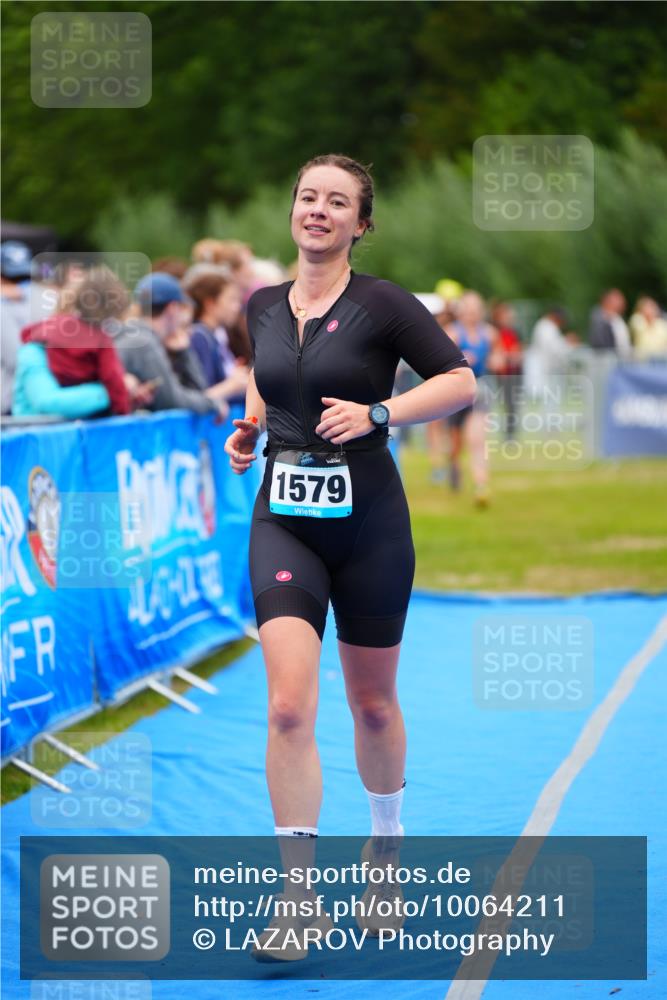 30.08.2026 - Elbe Triathlon Hamburg LAZAROV Photography http://msf.ph/oto/10064211 30.08.2026 12:02:56 Ziel 942, 1544, 1579 meine-sportfotos.de