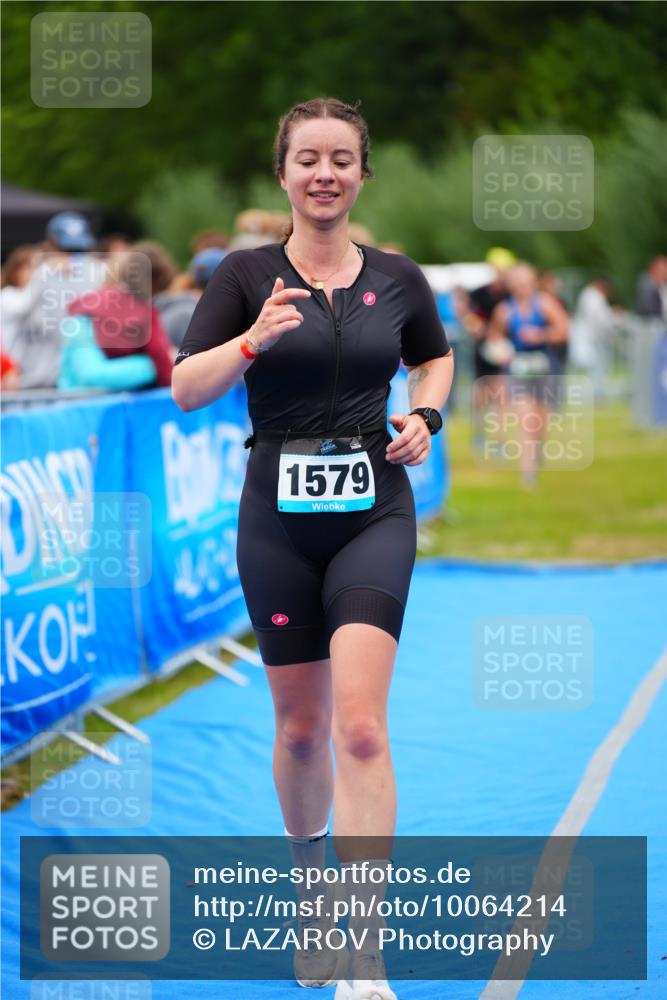 30.08.2026 - Elbe Triathlon Hamburg LAZAROV Photography http://msf.ph/oto/10064214 30.08.2026 12:02:56 Ziel 942, 1544, 1579 meine-sportfotos.de
