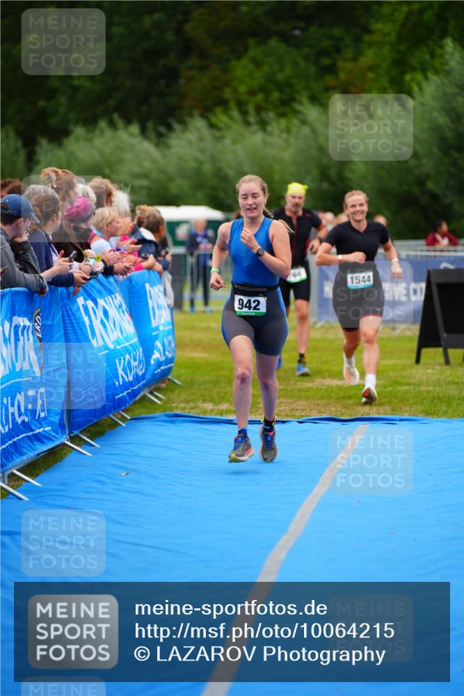 30.08.2026 - Elbe Triathlon Hamburg LAZAROV Photography http://msf.ph/oto/10064215 30.08.2026 12:03:00 Ziel 764, 942, 1544 meine-sportfotos.de
