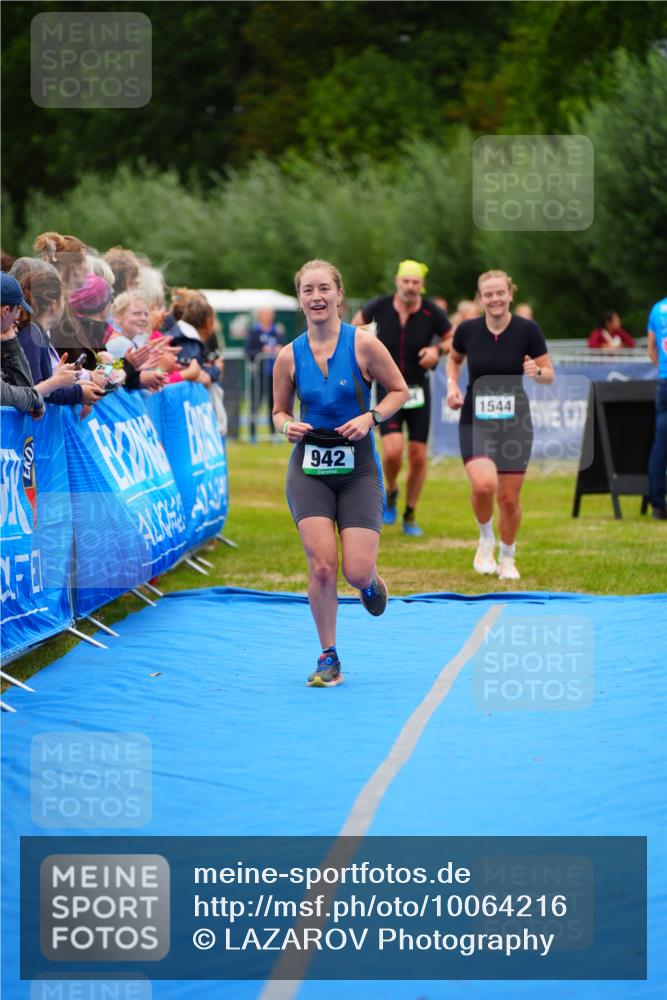 30.08.2026 - Elbe Triathlon Hamburg LAZAROV Photography http://msf.ph/oto/10064216 30.08.2026 12:03:01 Ziel 764, 942, 1544 meine-sportfotos.de