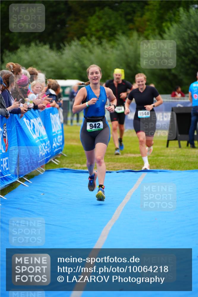 30.08.2026 - Elbe Triathlon Hamburg LAZAROV Photography http://msf.ph/oto/10064218 30.08.2026 12:03:01 Ziel 764, 942, 1544 meine-sportfotos.de