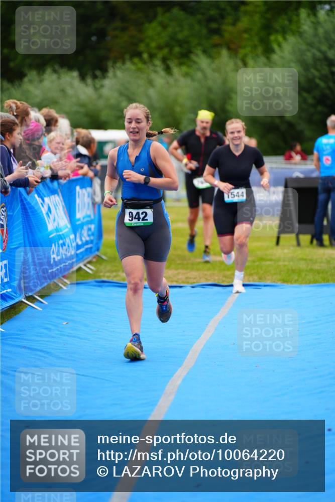 30.08.2026 - Elbe Triathlon Hamburg LAZAROV Photography http://msf.ph/oto/10064220 30.08.2026 12:03:01 Ziel 764, 942, 1544 meine-sportfotos.de