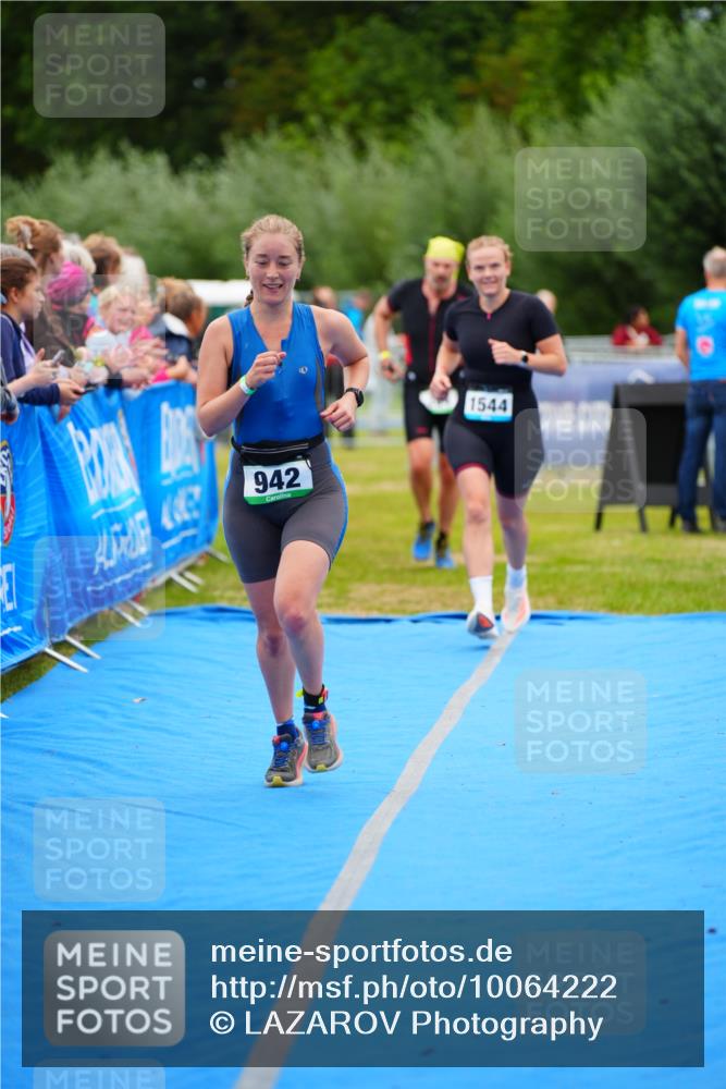 30.08.2026 - Elbe Triathlon Hamburg LAZAROV Photography http://msf.ph/oto/10064222 30.08.2026 12:03:01 Ziel 764, 942, 1544 meine-sportfotos.de