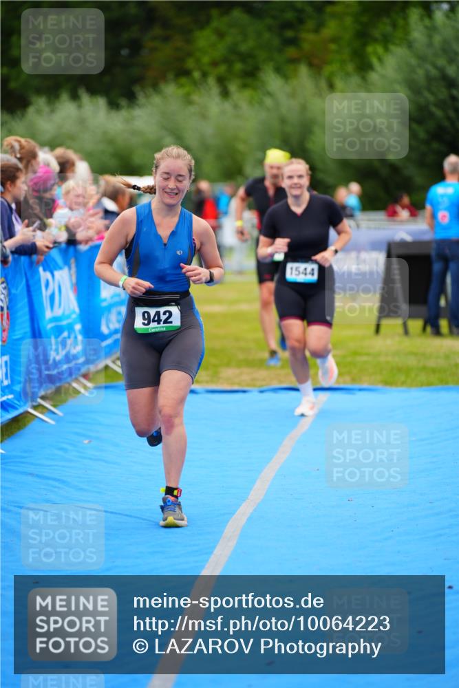 30.08.2026 - Elbe Triathlon Hamburg LAZAROV Photography http://msf.ph/oto/10064223 30.08.2026 12:03:02 Ziel 764, 942, 1544 meine-sportfotos.de