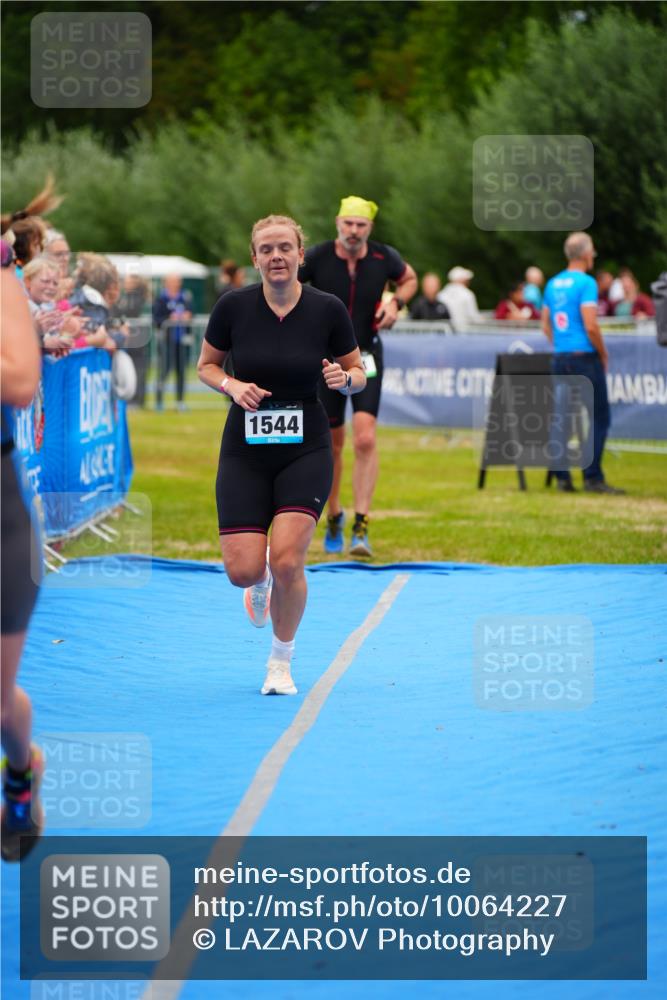 30.08.2026 - Elbe Triathlon Hamburg LAZAROV Photography http://msf.ph/oto/10064227 30.08.2026 12:03:03 Ziel 764, 942, 1544 meine-sportfotos.de
