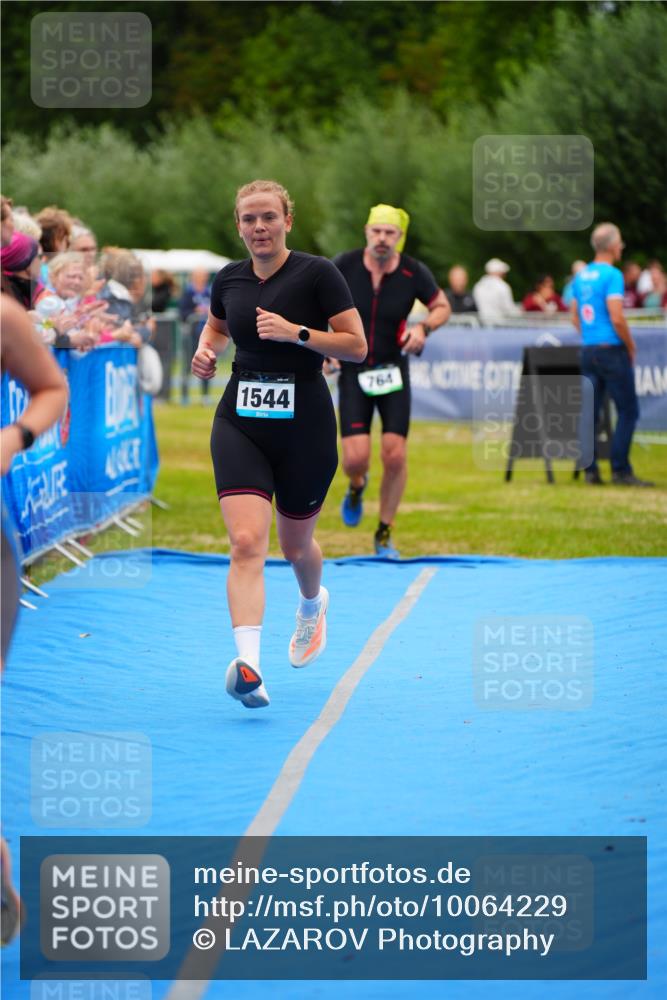 30.08.2026 - Elbe Triathlon Hamburg LAZAROV Photography http://msf.ph/oto/10064229 30.08.2026 12:03:03 Ziel 764, 942, 1544 meine-sportfotos.de