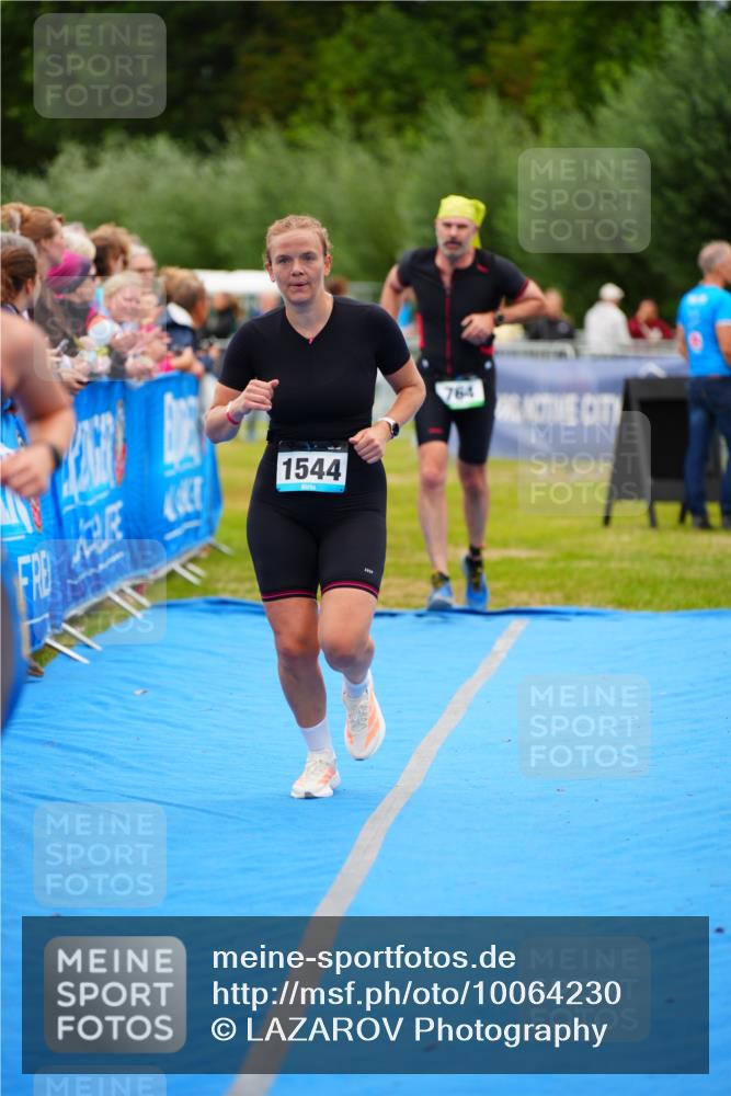 30.08.2026 - Elbe Triathlon Hamburg LAZAROV Photography http://msf.ph/oto/10064230 30.08.2026 12:03:03 Ziel 764, 942, 1544 meine-sportfotos.de