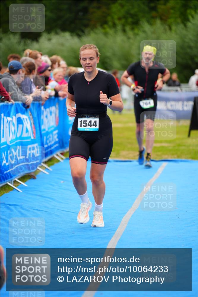 30.08.2026 - Elbe Triathlon Hamburg LAZAROV Photography http://msf.ph/oto/10064233 30.08.2026 12:03:03 Ziel 764, 942, 1544 meine-sportfotos.de