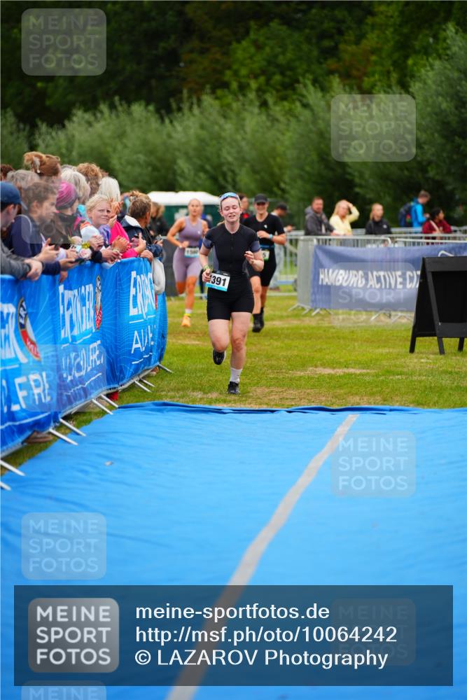 30.08.2026 - Elbe Triathlon Hamburg LAZAROV Photography http://msf.ph/oto/10064242 30.08.2026 12:03:13 Ziel 865, 1391, 1560 meine-sportfotos.de
